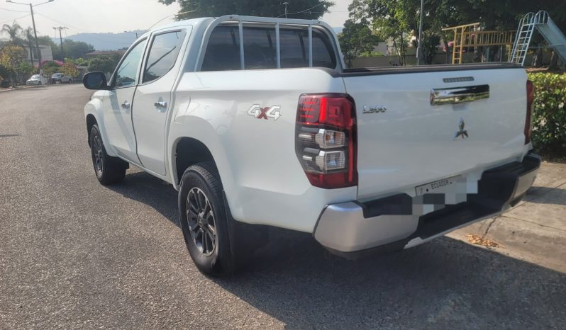 MITSUBISHI SEMINUEVA L200 4X4 DIESEL GLX 2023 lleno
